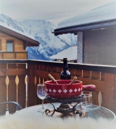 Ski-in, central and cosy in the Chalet Diana, free access to swimming pool