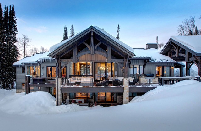 Ski-in/out Luxury Mansion, Game & Theater Rooms, Private Hot Tubs! Park City Colony Grand
