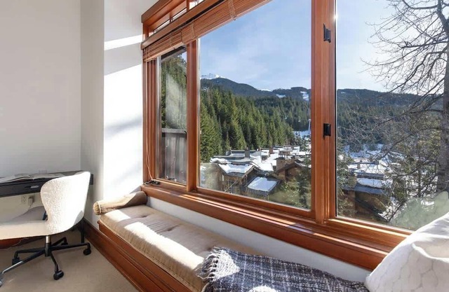 Ski-in-Ski-out Mountainside, Private Hot Tub