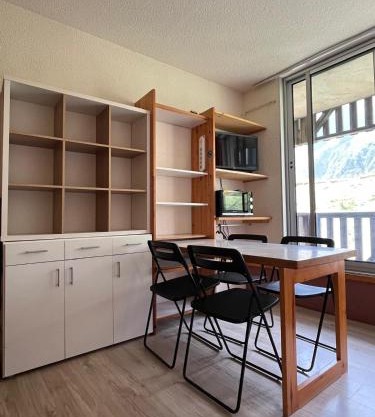 Ski Piau-Engaly balcon vue sur montagne pied pistes proche commerces