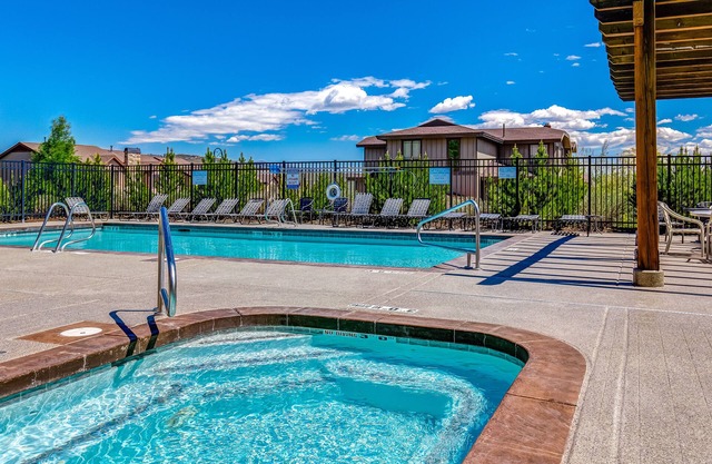 Ski view condo with fast WiFi, private grill, easy ski access, pool, & hot tub