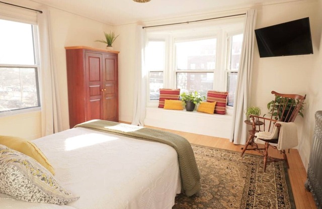Skolfield Inn | Parking | Self-check-in | Garden 1