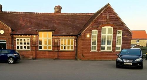 Skool House Retreat - 5 bedroom option