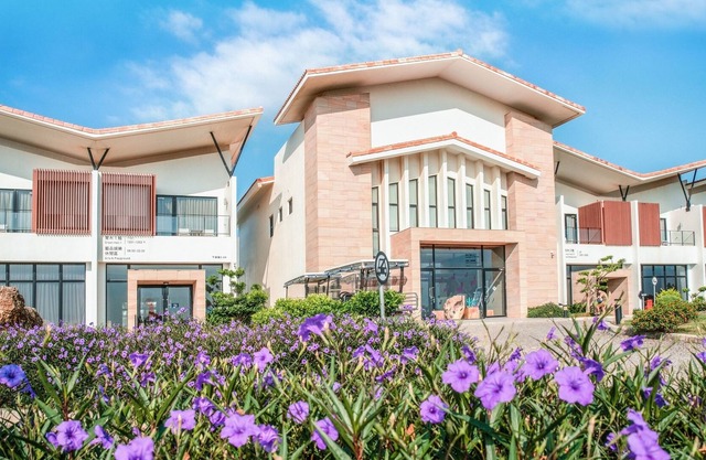 SkyeBay Club
