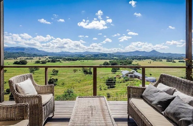 Skyfarm Hemp Villa WITH VIEWS of Byron Hinterland