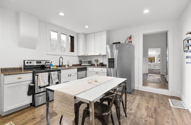 SLC Downtown Home*2Bed*Free Parking*Google Fiber