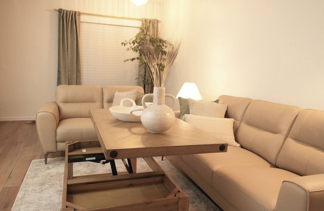 Sleek 2BR Townhouse - 2 King Beds Surf City Huntington Beach- Disney& Beach