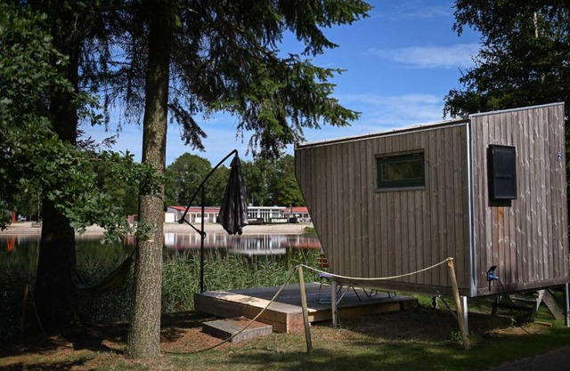 Sleep Space 3 - Green Tiny Spot Friesland
