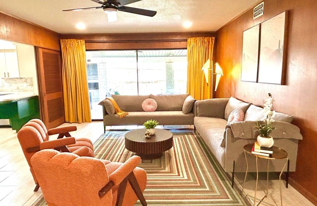 Sleep12-King4BR+Pool+HotTub+Pickleball+Bball+Arcde,SeaWrld,SixFlags,AirPt,DwnTwn