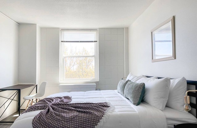 Sleepover: Elegant 1BD/1BA + Gym - Cincinnatin