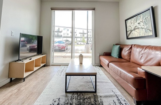 Sleepover: Graceful 1BD/1BA - Bowling Green