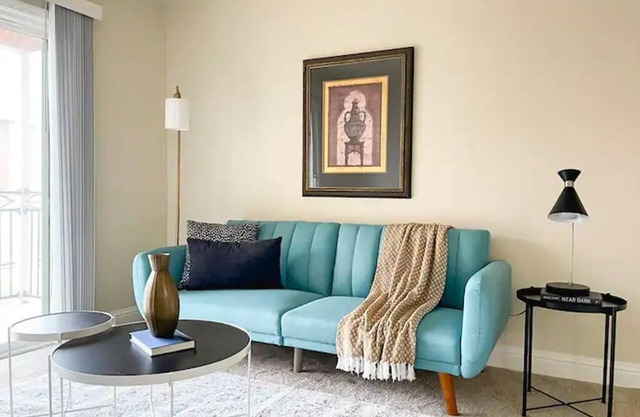 Sleepover: Impressive 1BD/1BA + Gym & Pool - OKCn