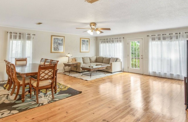 Sleeps 20! ~ ~ Book Today!