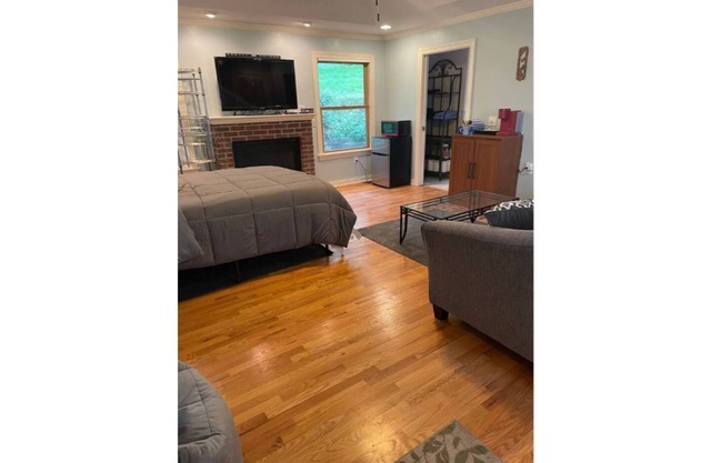 Sleeps 4 Studio Heart of Omaha - Ralston Arena