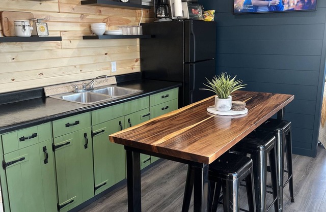 Sleeps 8 — Bunkhouse