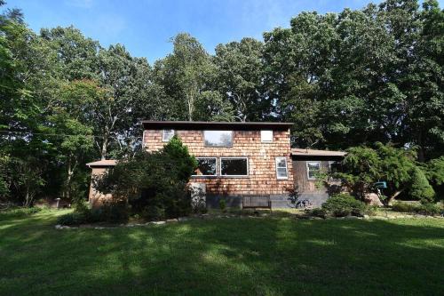 Sleepy View Retreat - Hot Tub, Trail, Hiking, Pet Friendly, Grill, Wifi, Fire Pit, Screen Porch, Family Friendly, Games, King Bed, Secluded, Fireplace, Pond