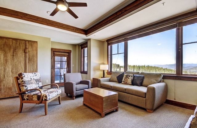 Slopeside At Base Of Peak 8, Sleeps 6! 1 Bedroom Condo by RedAwning