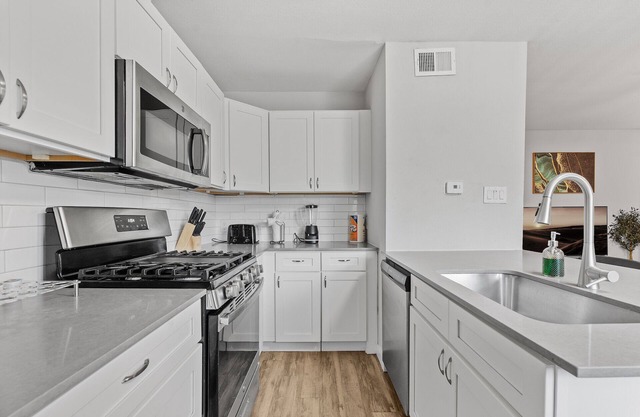 Small 1 Bedroom Apt in Highland Austin TX 1273