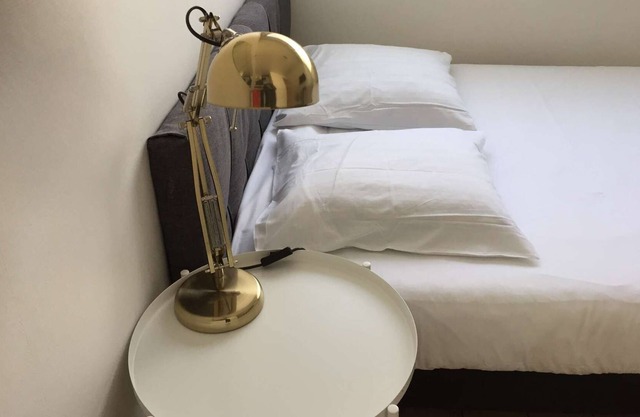 Small studio in a luxury residence (near Mériadeck district)