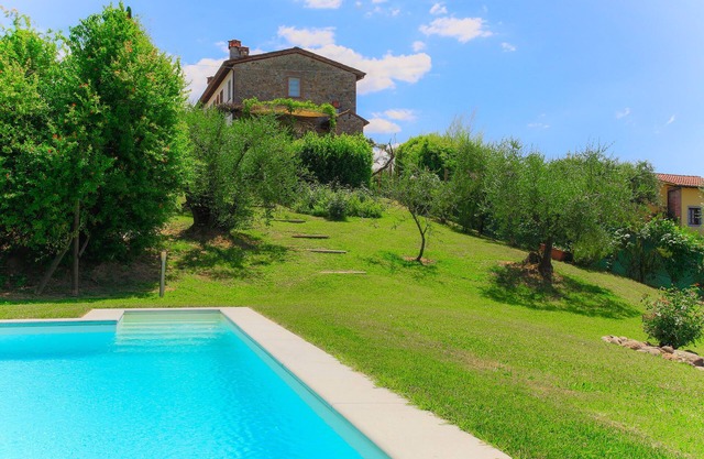 Smart Working ideal, with pool and air-conditioning