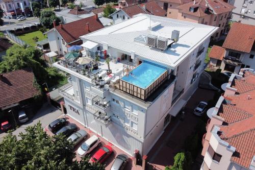 Smeštaj TEA sa dva bazena i besplatan parking