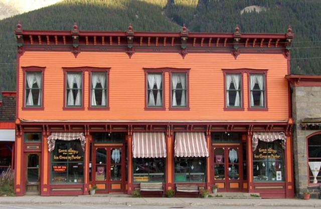 Smedley's Suites