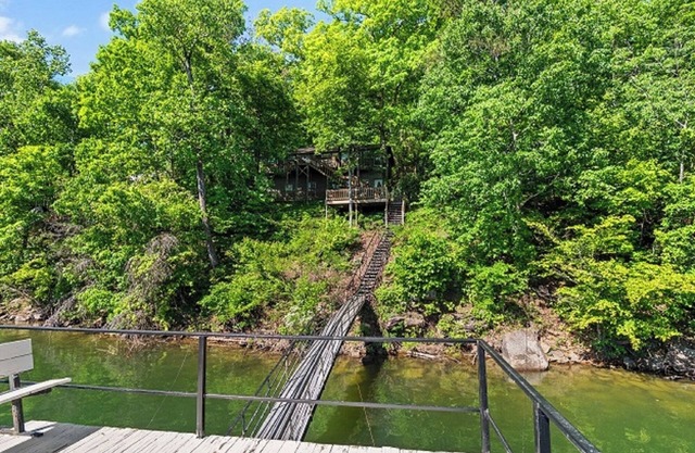Smith Lake Retreat: 4 BR, 3 BA House in Crane Hill, Sleeps 10