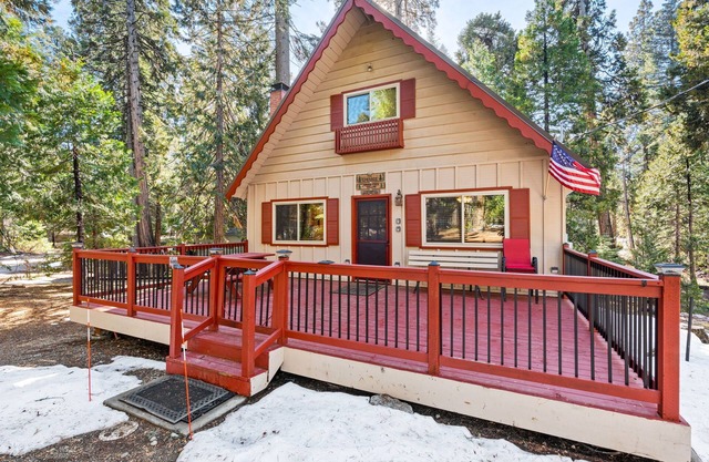 Smoke Tree Hollow-A/C & newly updated!