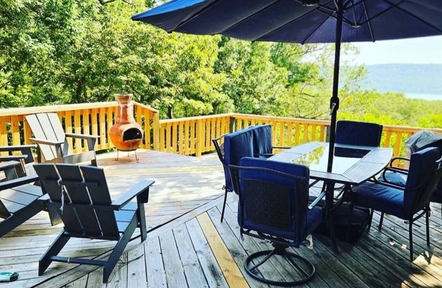 Snake Creek Lake House Getaway