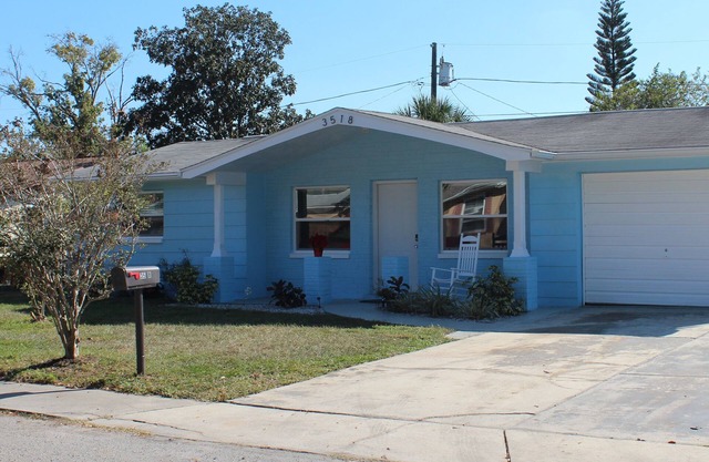 Snowbirds' Dream, Minutes from the Beach, Shopping, Nature and Biking Trails