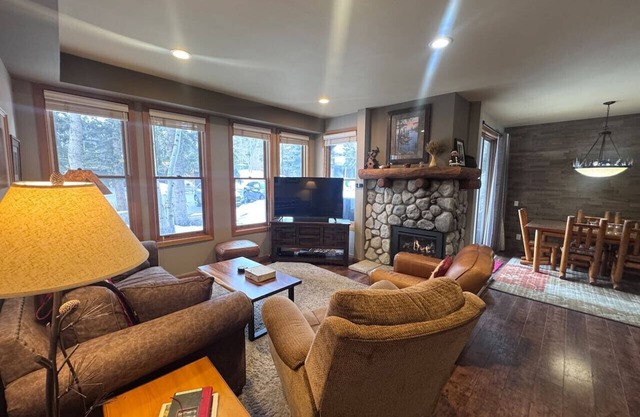 Snowcreek V 2B/2B Mammoth Lakes Retreat! 2024