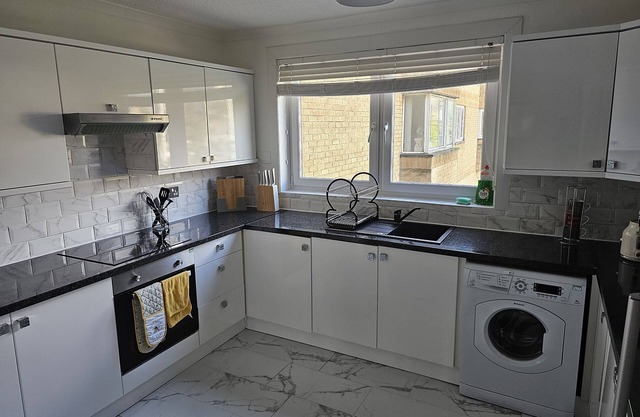 Snug - Colquhoun Square Apartment