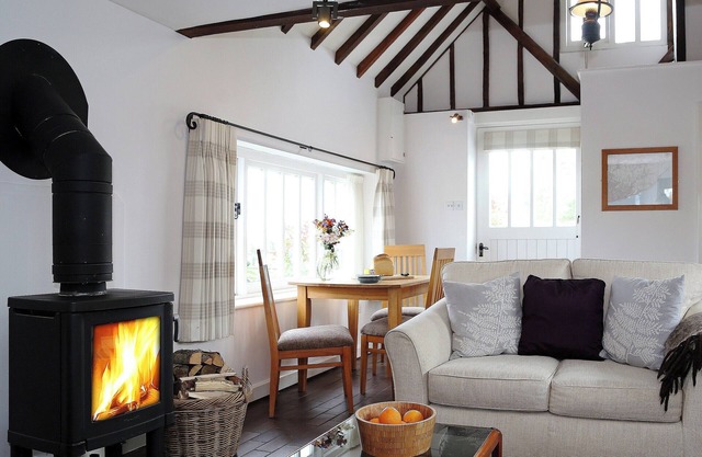 Snug, traditional and romantic perfect for that weekend getaway.