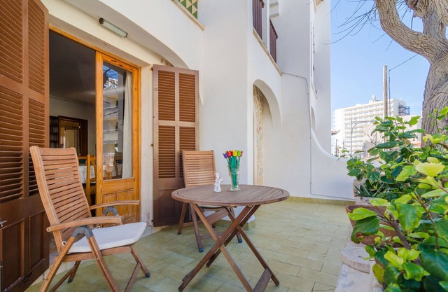 SON HOMS - Beautiful townhouse with patio and terrace, near the sea. Free WiFi