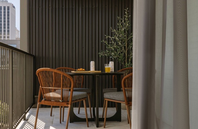 Sonder The Fitz | One-Bedroom Apartment w/Balcony
