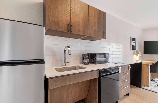 Sonesta Simply Suites Baltimore BWI Airport
