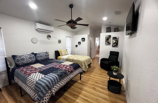 Soothing 2-bedroom apartment with AC in Spring Hill