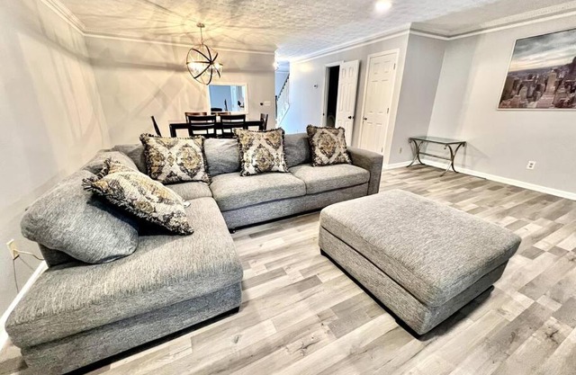 Soothing Townhome