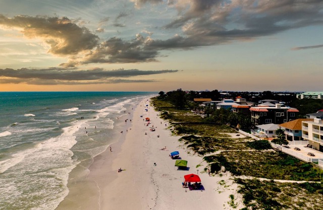 Sophisticated Coastal Design direct BEACHFRONT Condo!