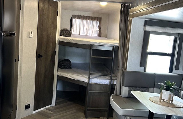 Sophisticated spacious camper RV