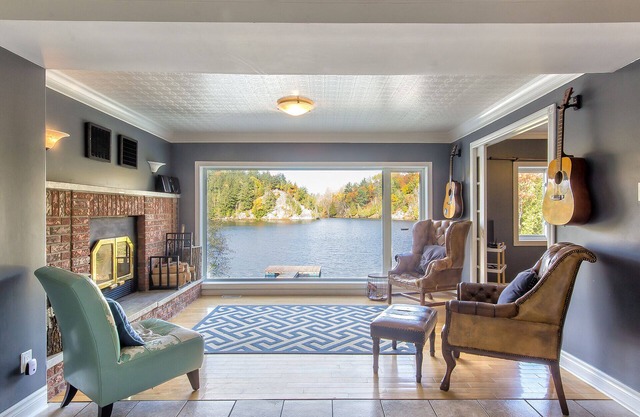 Sought Secluded Lakefront Villa near Ottawa/Edelweiss Valley Resort.