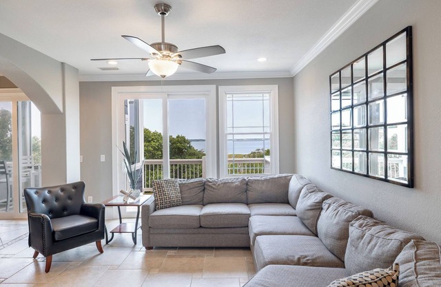 Soundview Lookout: 4BR, 3.5BA House near the beach in Emerald Isle