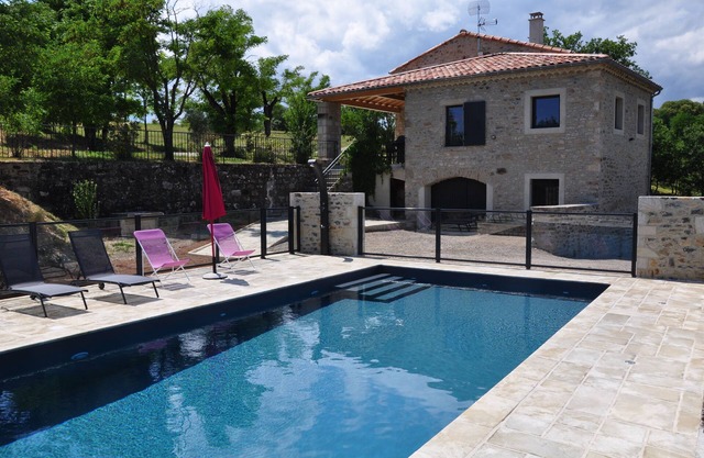 South Ardèche Cottage 4 * for 12 people on independent plot of 20 000m²