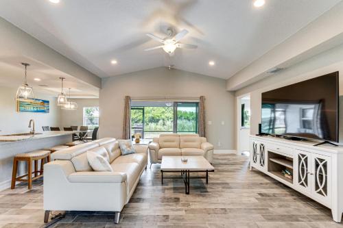 South Gulf Cove Retreat with Grill - 13 Mi to Beach!