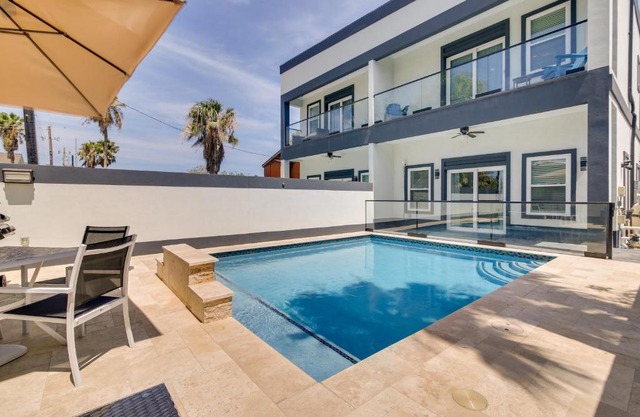 South Padre Island Retreat Private Pool!