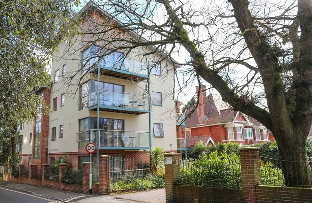 Southampton Serviced Apartment
