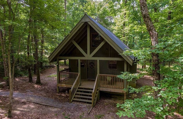 SOUTHERN CHARM w/Hot Tub - Mountains Are Calling And We Must Go!