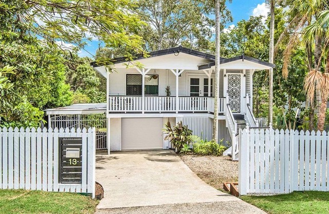 Southport Getaway - 4 Bedroom Home With Yard