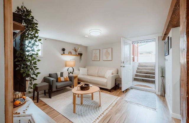 Southtown Stylin: Modern, Chic, Central Location!