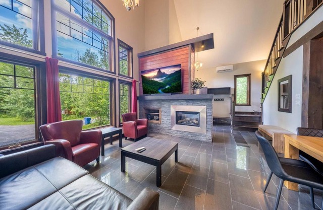 Spa & Pool table - Ivy Cottage